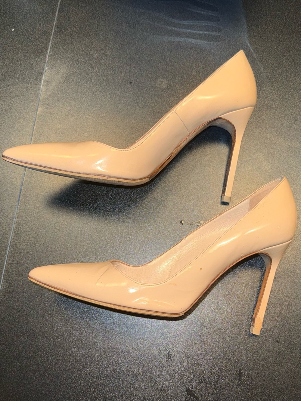 Manolo Blahnik Nude Patent Leather Pointed-Toe Stiletto Pumps